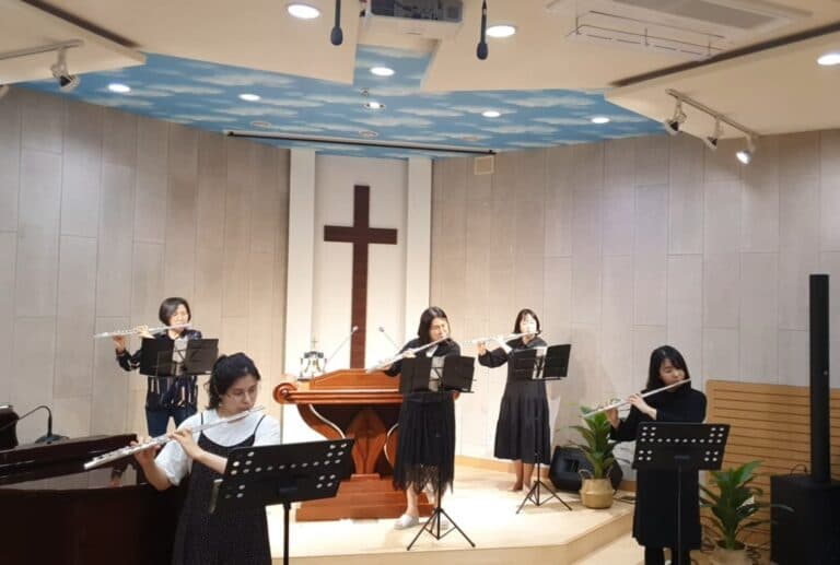 [신앙의 향기] 십자가로 가까이_호산나 플룻