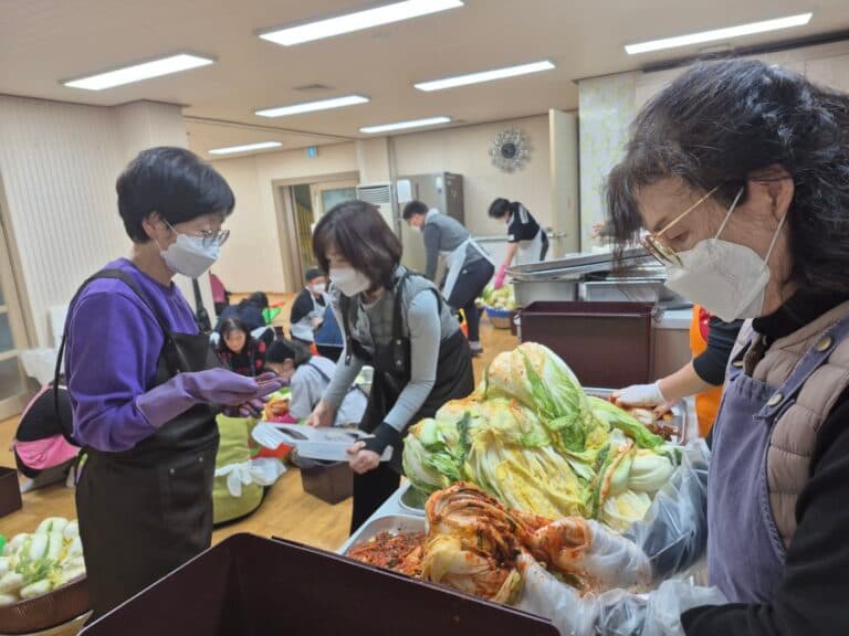 [신앙의향기] 수원교회 즐거운 김장